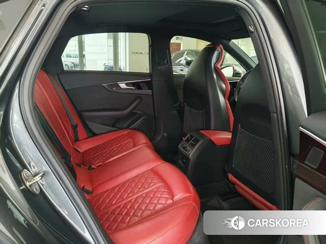 Audi S4 2023 Темно-серый из Китая, фото 2