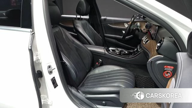 Mercedes-Benz E-Class W213 2018 Белый из Кореи, фото 2