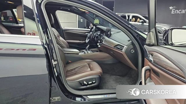 BMW 5 Series (G30) 2021 Черный из Кореи, фото 2