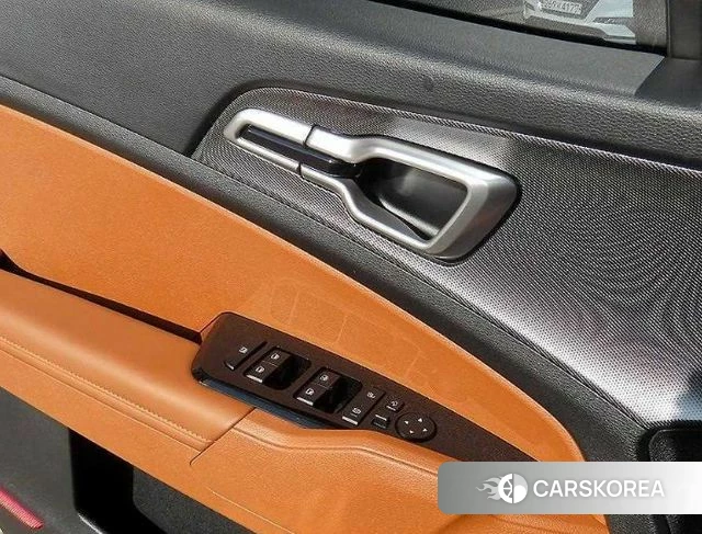 Kia Sportage 5th Generation Hybrid 2023 Белый из Кореи, фото 2
