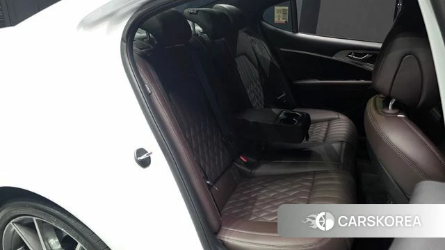 Genesis The New G70 2023 Белый из Кореи, фото 2