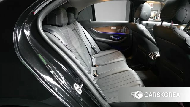 Mercedes-Benz E-Class W213 2019 Черный из Кореи, фото 2