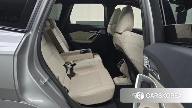 BMW X1 (U11) 2025 Серебристо-серый из Кореи, фото 2