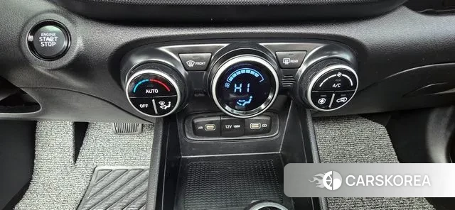 Hyundai Venue 2022 Белый из Кореи, фото 2