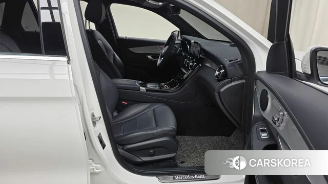 Mercedes-Benz GLC-Class X253 2021 Белый из Кореи, фото 2