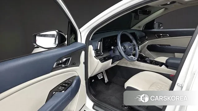 Kia Sportage 5th Generation Hybrid 2024 Белый из Кореи, фото 2