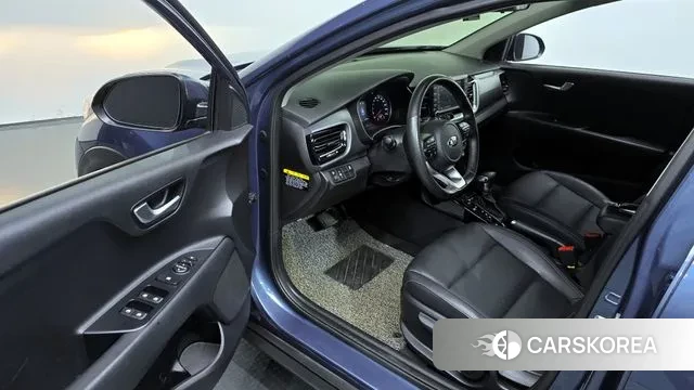 Kia Stonic 2018 Синий из Кореи, фото 2