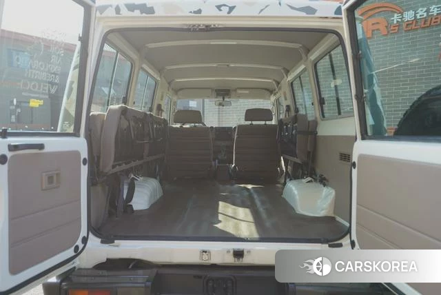 Toyota Land Cruiser 70 Series 2025 Белый из Китая, фото 2