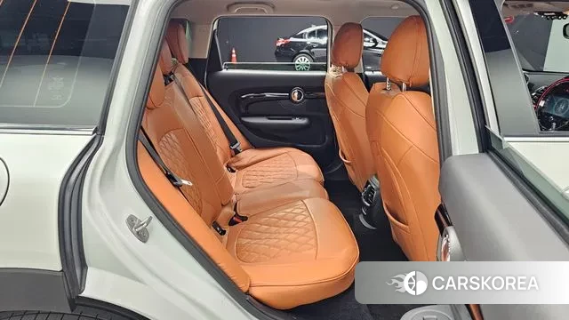 Mini Cooper Clubman 2023 Белый из Кореи, фото 2