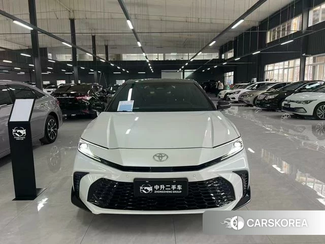 Toyota Camry 2024 Белый из Китая, фото 2