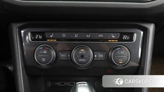 Volkswagen Tiguan second Generation 2018 Белый из Кореи, фото 2