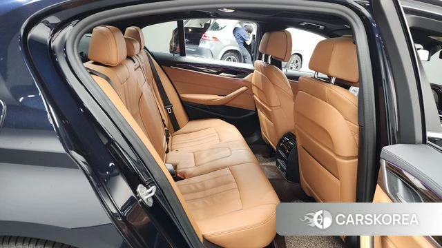 BMW 5 Series (G30) 2021 Черный из Кореи, фото 2