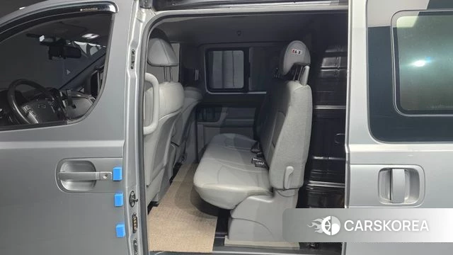 Hyundai The New Grand Starex 2019 Серебристо-серый из Кореи, фото 2