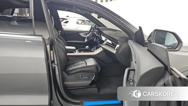 Audi Q8 (4M) 2023 Серый из Кореи, фото 2