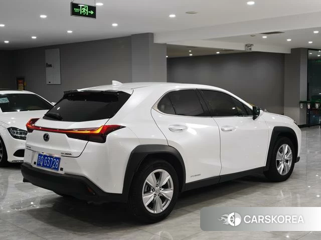 Lexus UX 2022 Белый из Китая, фото 2