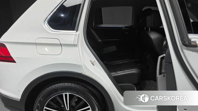 Volkswagen Tiguan second Generation 2021 Белый из Кореи, фото 2