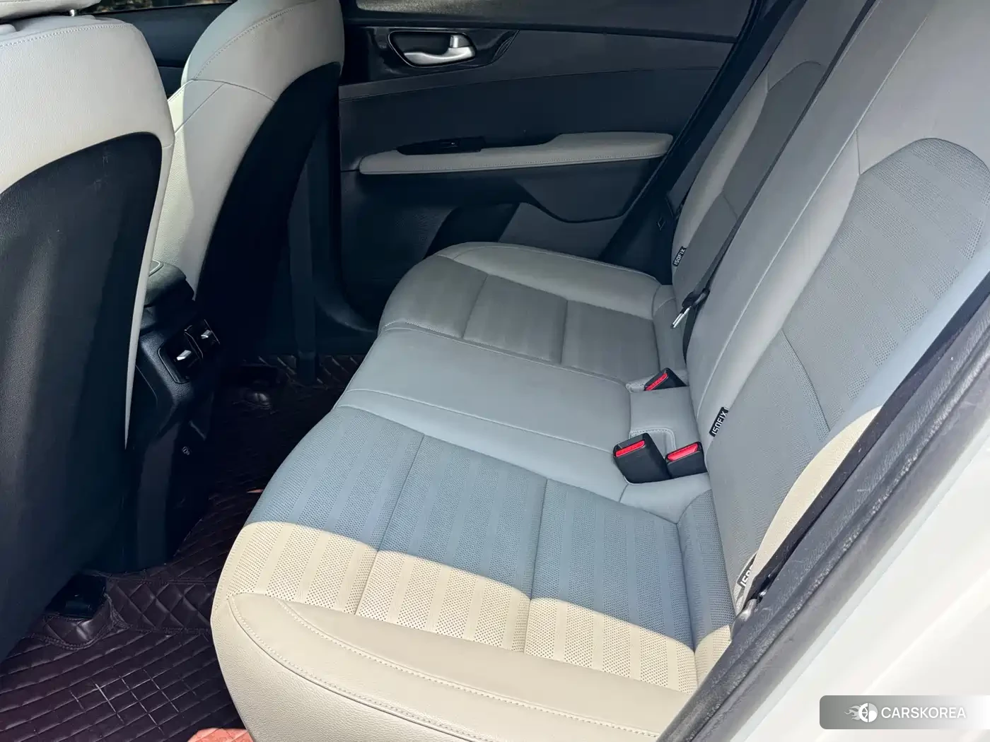 Kia K3 2023 Белый из Китая, фото 2