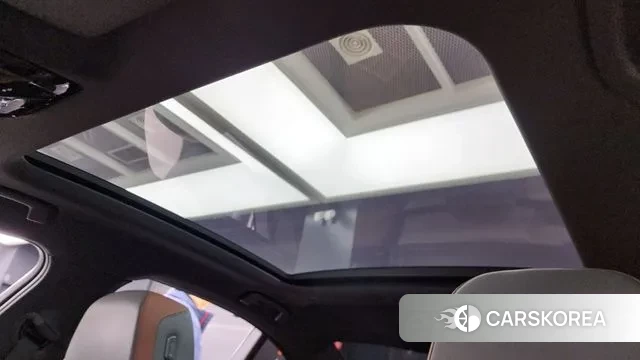 BMW 5 Series (G60) 2024 Белый из Кореи, фото 2