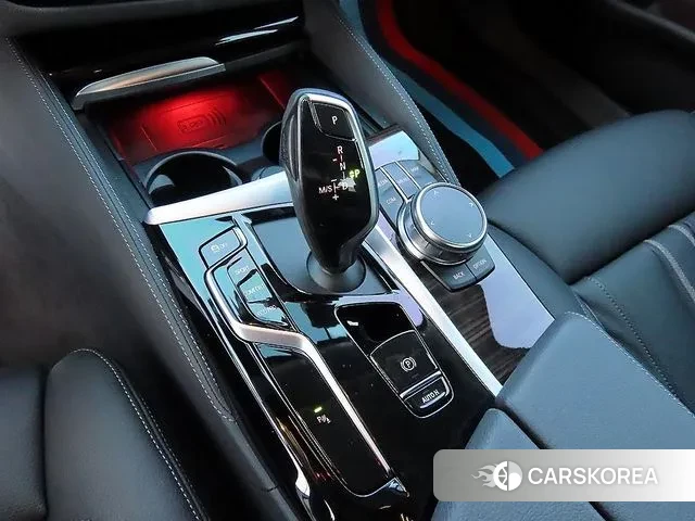 BMW 5 Series (G30) 2022 Черный из Кореи, фото 2