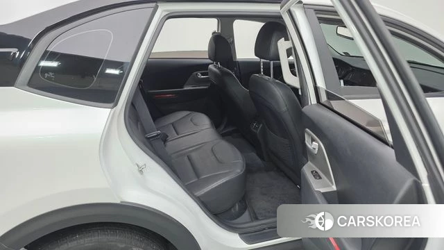 Kia Niro Plus 2022 Белый из Кореи, фото 2