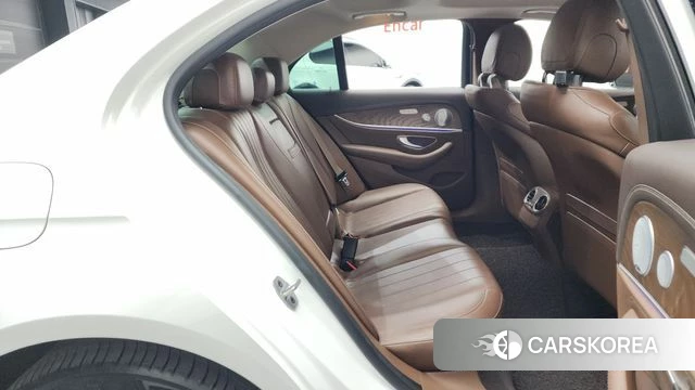 Mercedes-Benz E-Class W213 2019 Белый из Кореи, фото 2