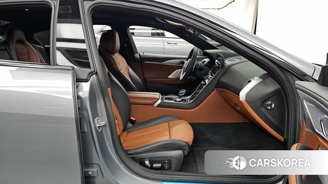 BMW 8 Series (G15) 2025 Серебристо-серый из Кореи, фото 2