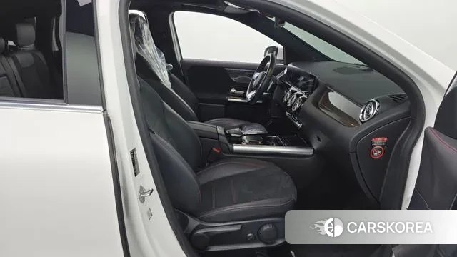 Mercedes-Benz GLA - Class H247 2022 Белый из Кореи, фото 2