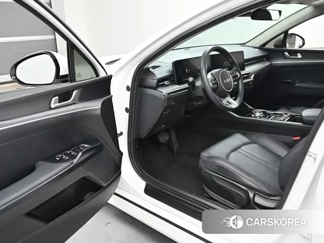 Kia The New K5 3rd generation 2024 Белый из Кореи, фото 2