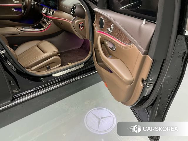 Mercedes-Benz E-class 2022 Черный из Китая, фото 2