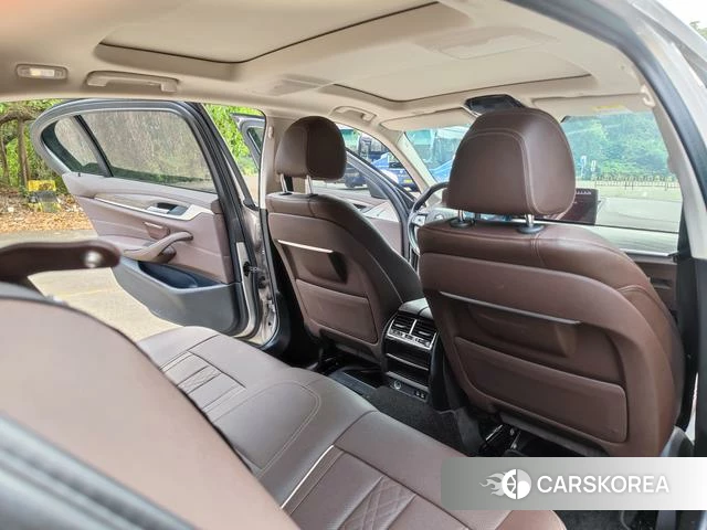 BMW 5 series 2021 Белый из Китая, фото 2