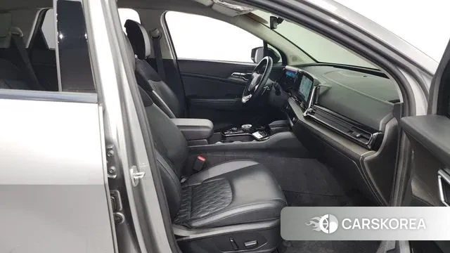 Kia Sportage 5th Generation 2022 Серебристо-серый из Кореи, фото 2