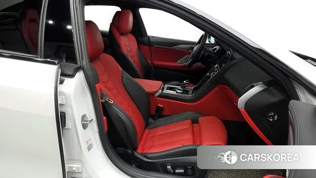 BMW 8 Series (G15) 2022 Белый из Кореи, фото 2