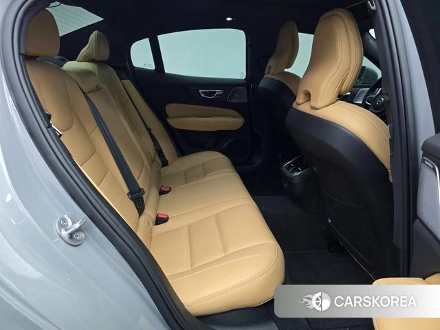 Volvo S60 3rd generation 2023 Серый из Кореи, фото 2