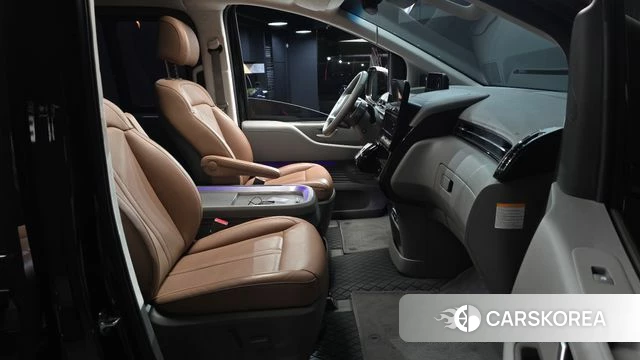 Hyundai Staria 2024 Черный из Кореи, фото 2