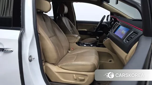 Kia The New Carnival 2019 Белый из Кореи, фото 2