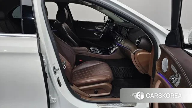 Mercedes-Benz E-Class W213 2020 Белый из Кореи, фото 2