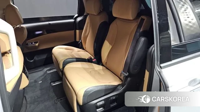 Kia Carnival 4th generation 2022 Серебристо-серый из Кореи, фото 2
