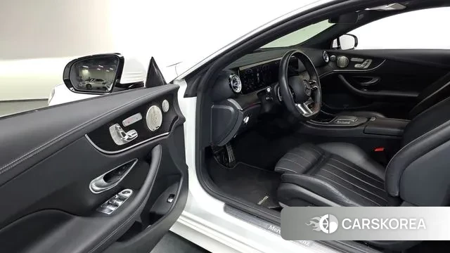 Mercedes-Benz E-Class W213 2023 Белый из Кореи, фото 2