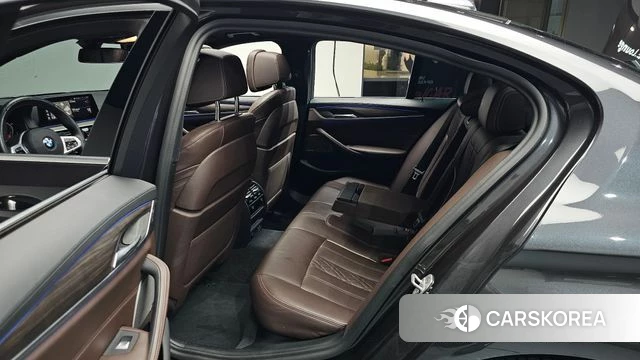 BMW 5 Series (G30) 2020 Серый из Кореи, фото 2
