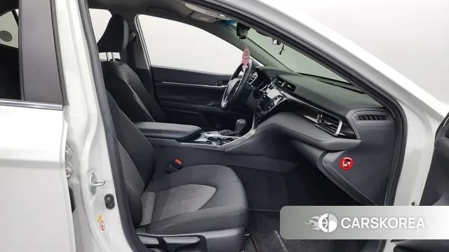 Toyota Camry (XV70) 2019 Белый из Кореи, фото 2