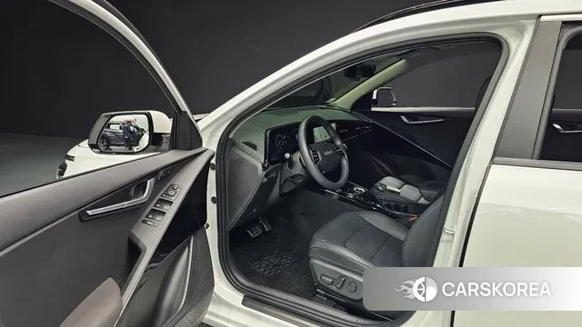 Kia Di Ol Nu Niro 2023 Белый из Кореи, фото 2