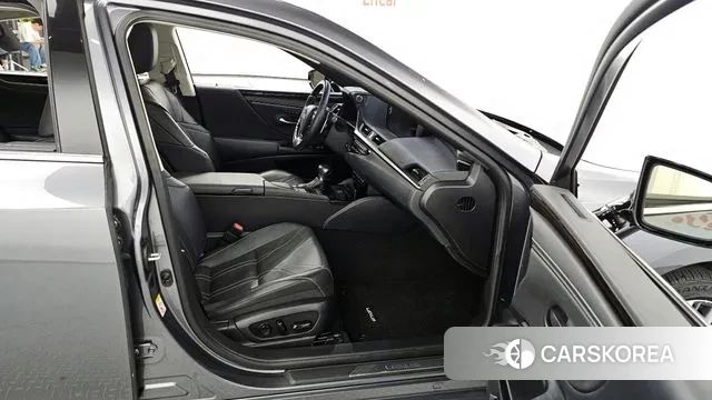 Lexus ES300h 7th generation 2018 Серый из Кореи, фото 2