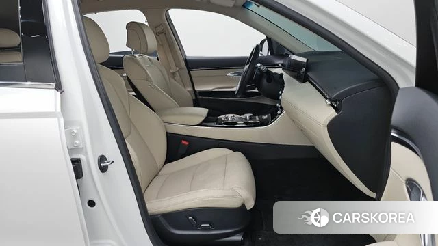 Genesis GV70 2024 Белый из Кореи, фото 2