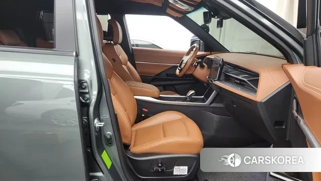 Ssangyong Torres 2023 Темно-зеленый из Кореи, фото 2