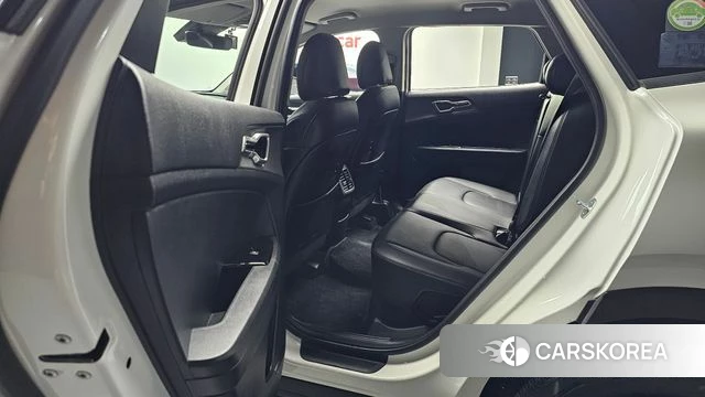 Kia Sportage 5th Generation Hybrid 2023 Белый из Кореи, фото 2