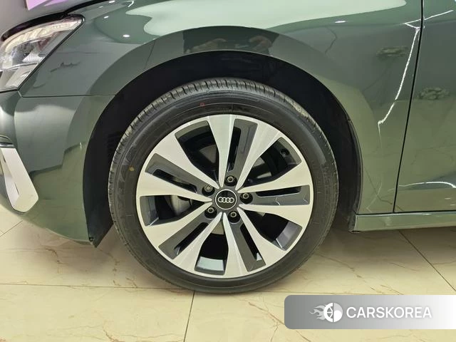 Audi A3 2023 Зеленый из Китая, фото 2