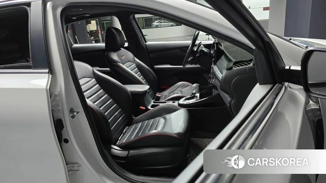 Kia The New K3 2nd generation 2021 Белый из Кореи, фото 2