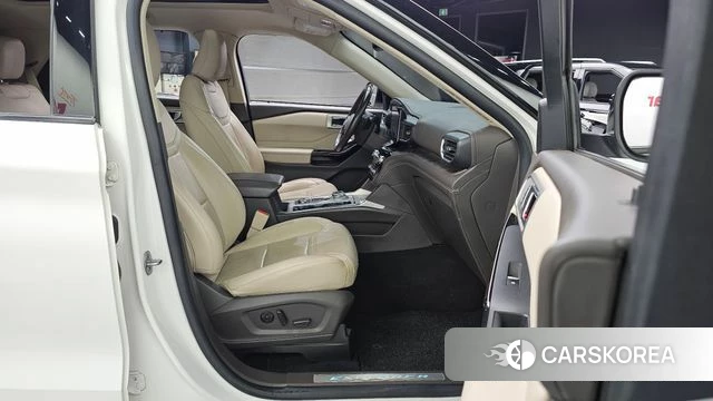 Ford Explorer 6th Generation 2021 Белый из Кореи, фото 2