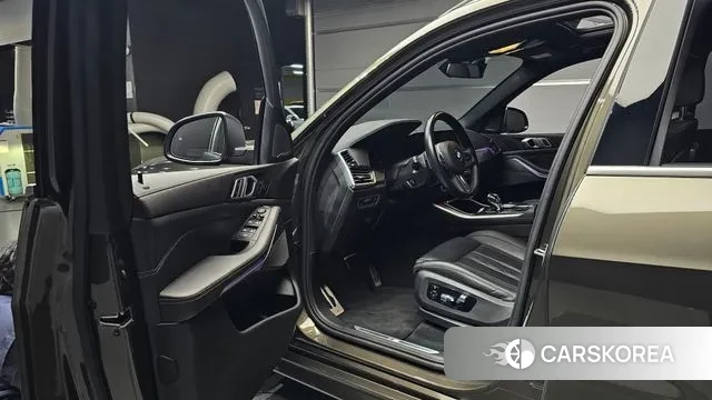 BMW X5 (G05) 2023 Песочный из Кореи, фото 2