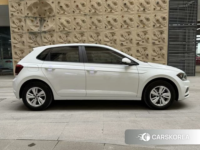 Volkswagen Polo 2023 Белый из Китая, фото 2